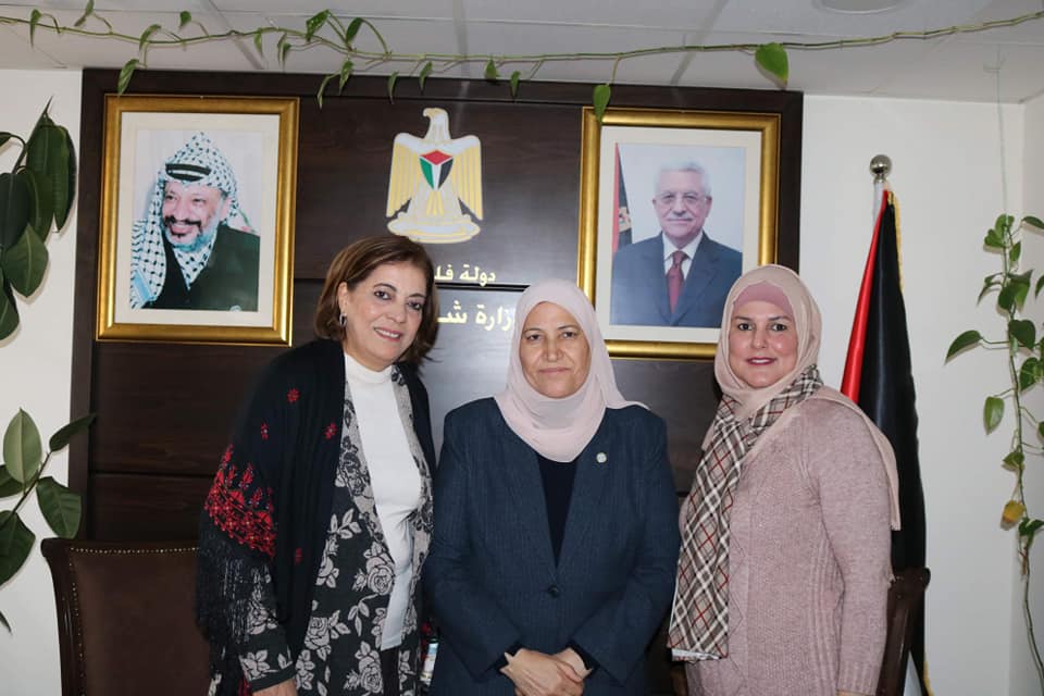وزيرة شؤون المرأة تطلع "ممثلة المرأة العربية" على أوضاع المرأة الفلسطينية